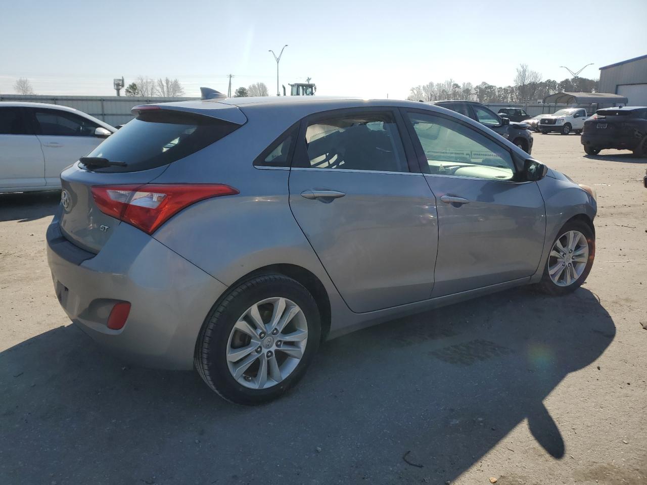 2013 Hyundai Elantra - Image 3