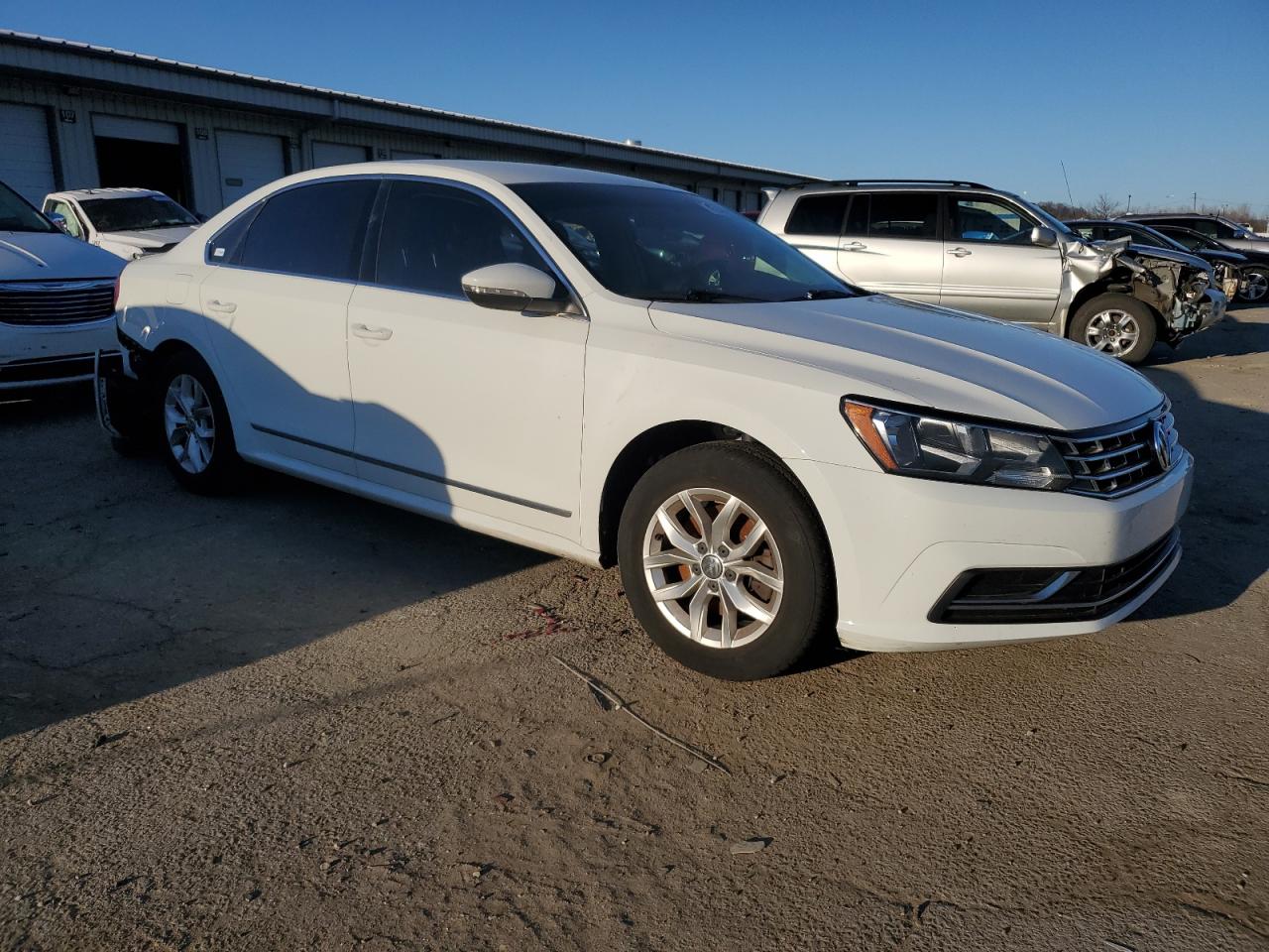 2016 Volkswagen Passat - Image 4