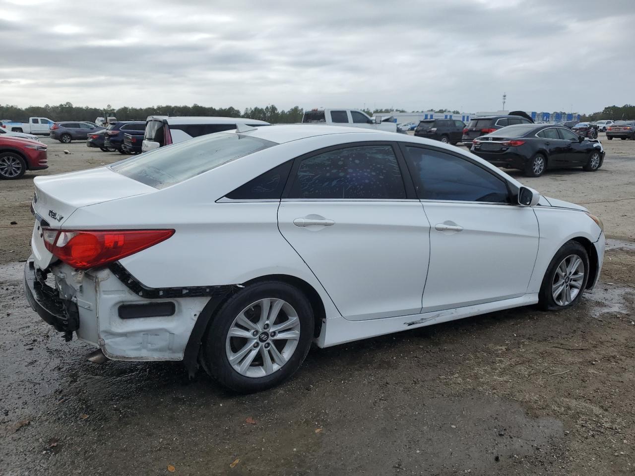 2014 Hyundai Sonata - Image 3
