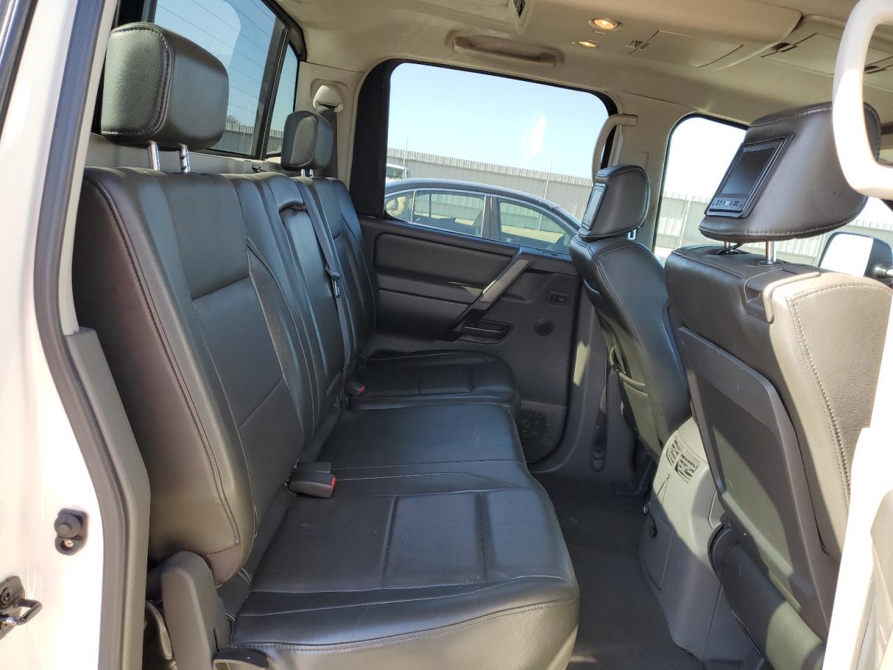 2006 Nissan Titan - Image 10