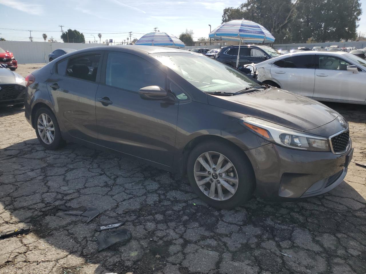 2017 Kia Forte - Image 4