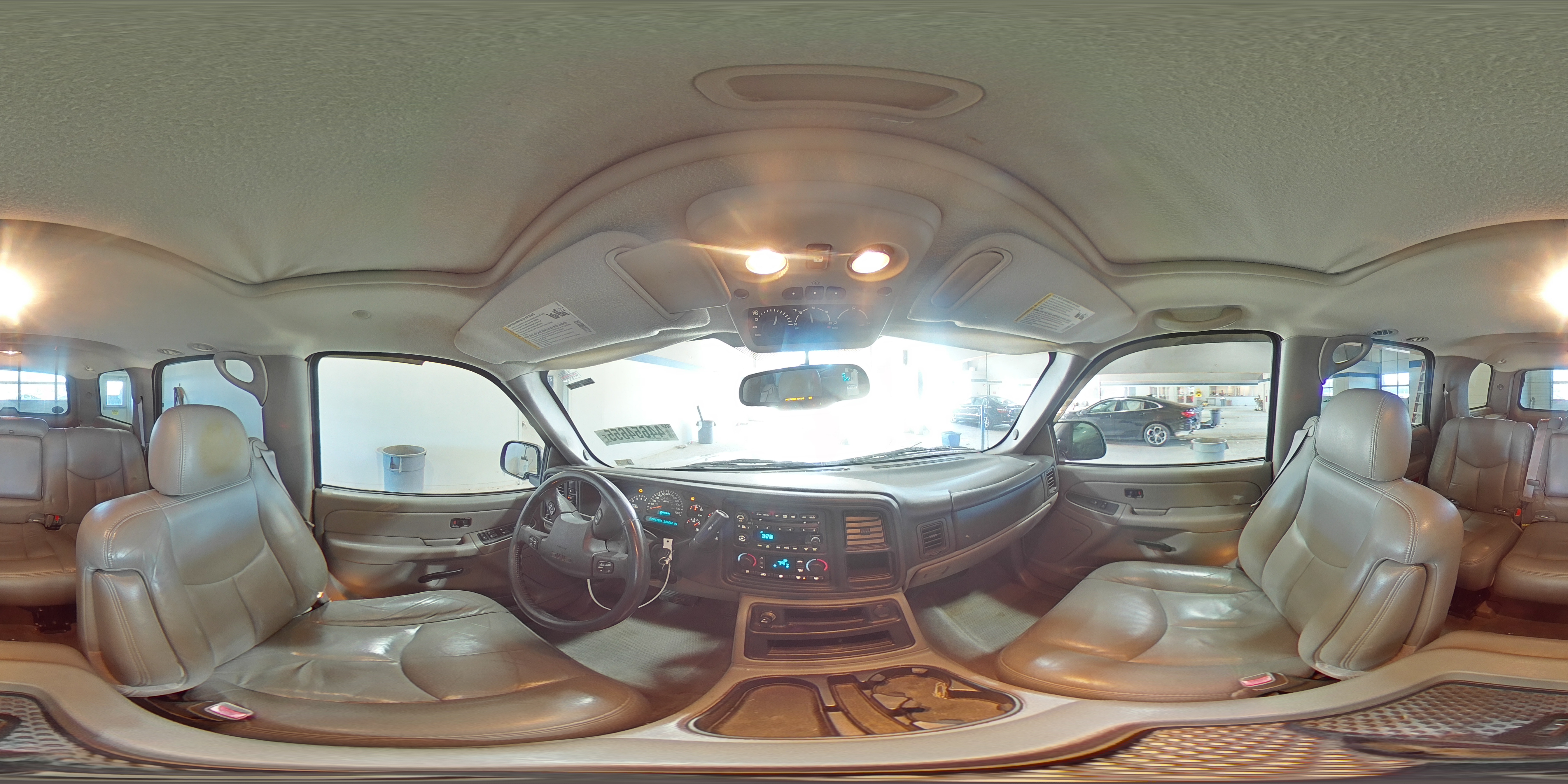 2004 GMC Yukon - Image 13