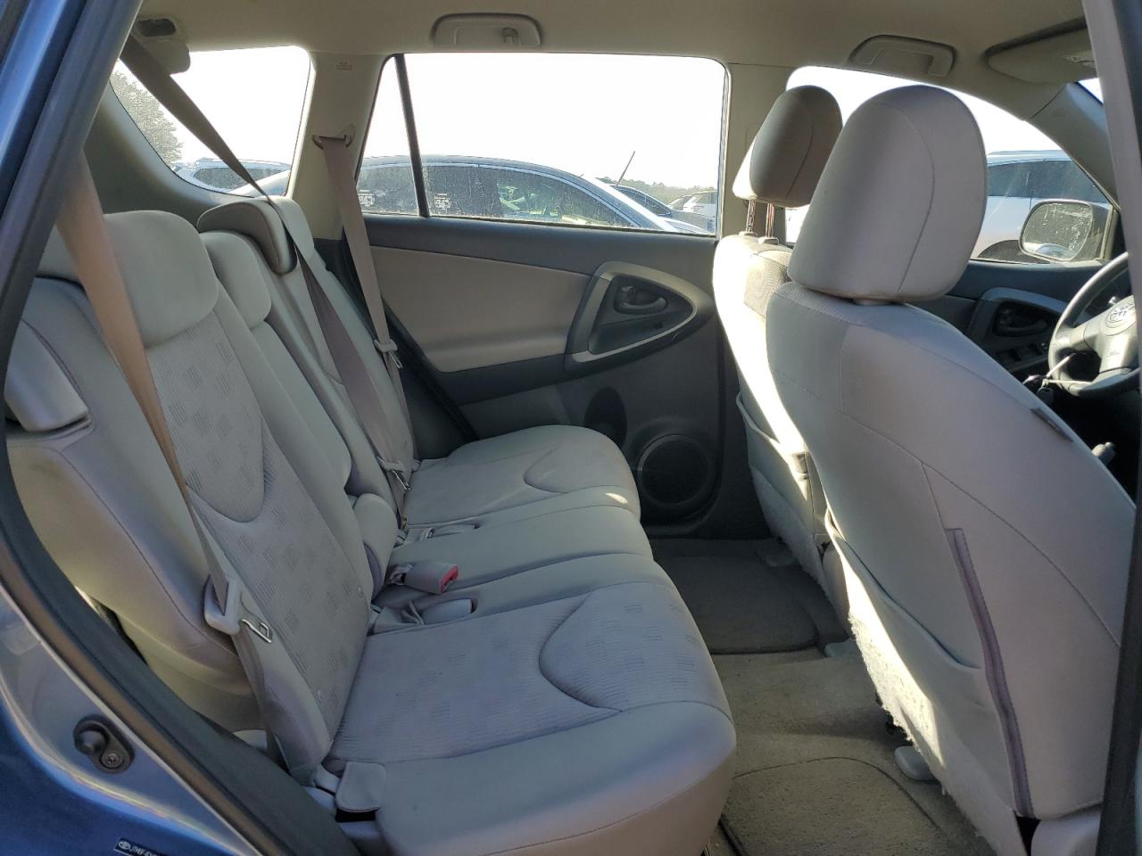 2010 Toyota RAV 4 - Image 11