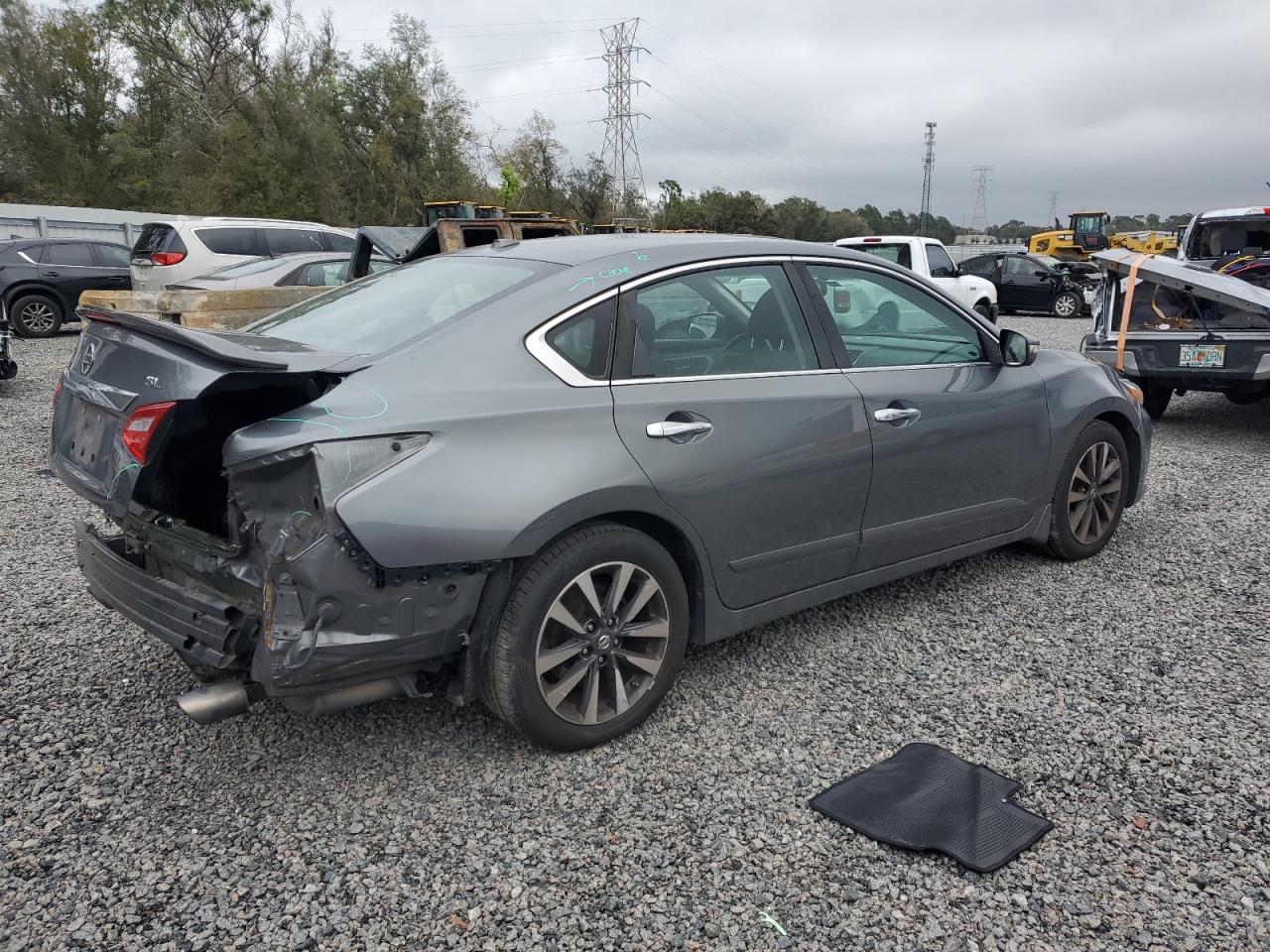 2017 Nissan Altima - Image 3