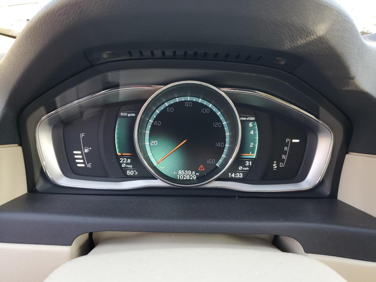 2016 Volvo XC70 - Image 9