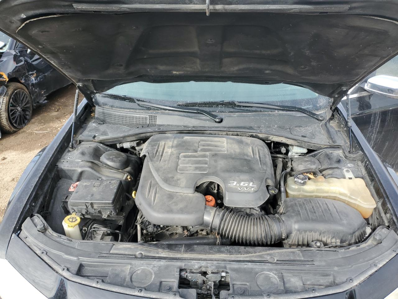 2017 Chrysler 300 - Image 11