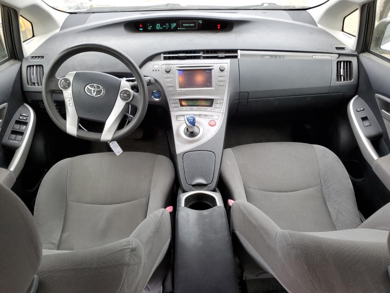 2013 Toyota Prius - Image 8