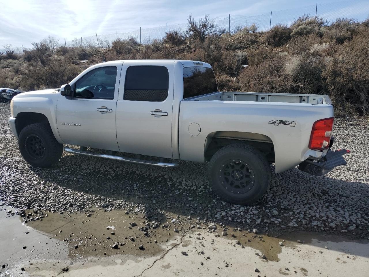 2010 Chevrolet Silverado - Image 2
