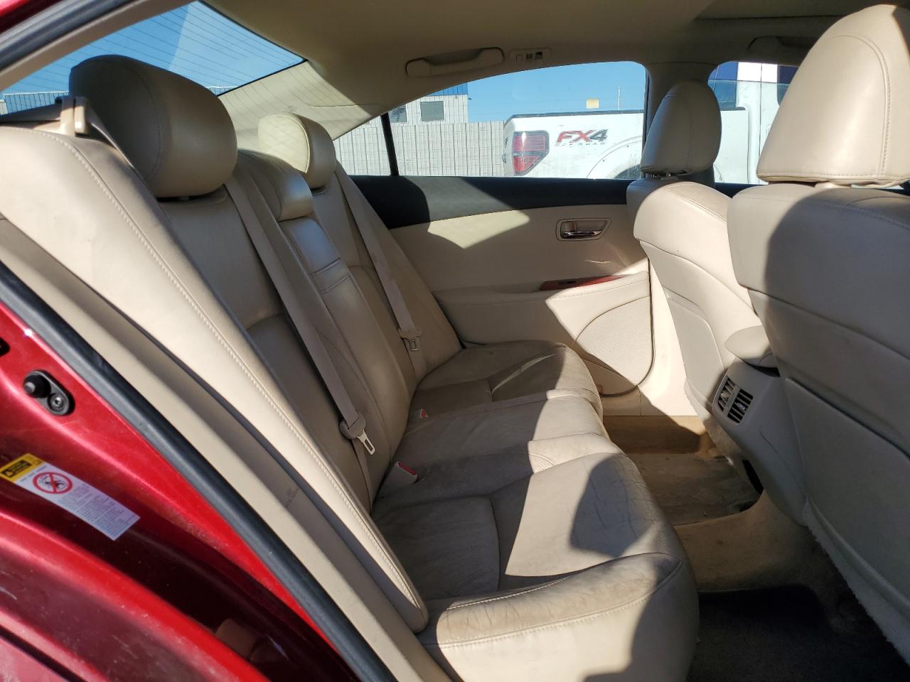 2010 Lexus ES - Image 10