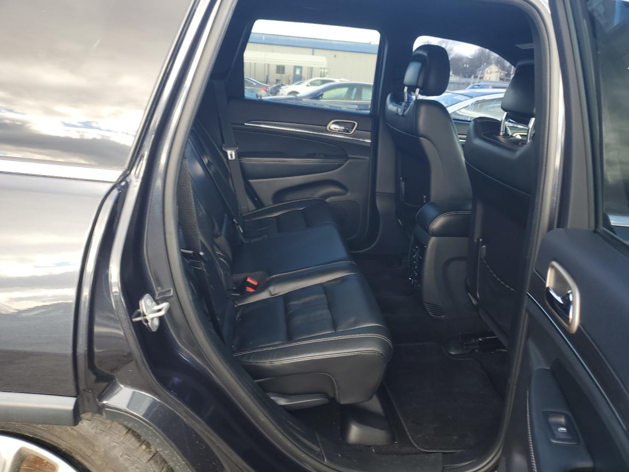 2015 Jeep Grand Cherokee - Image 11