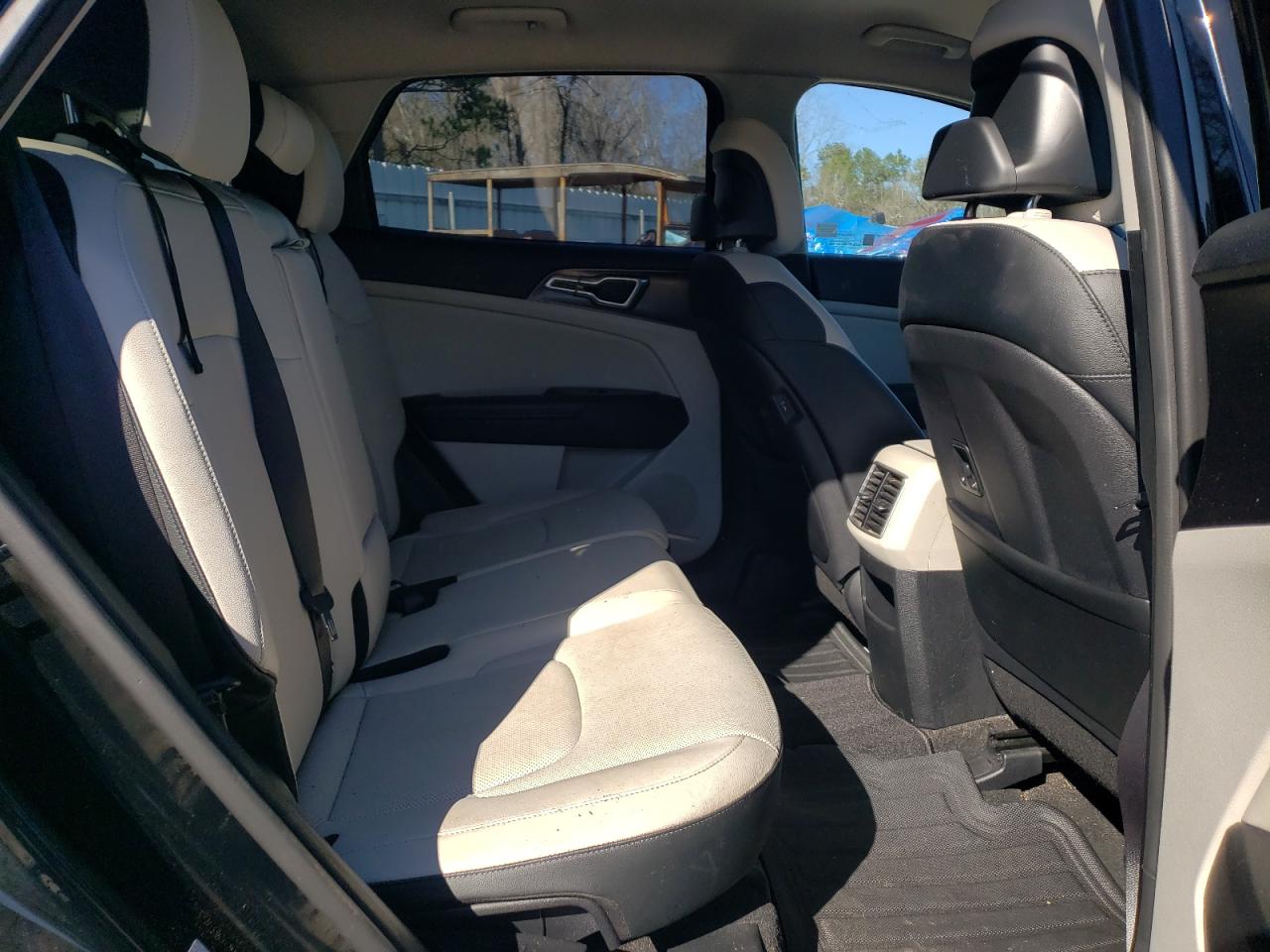 2023 Kia Sportage - Image 11