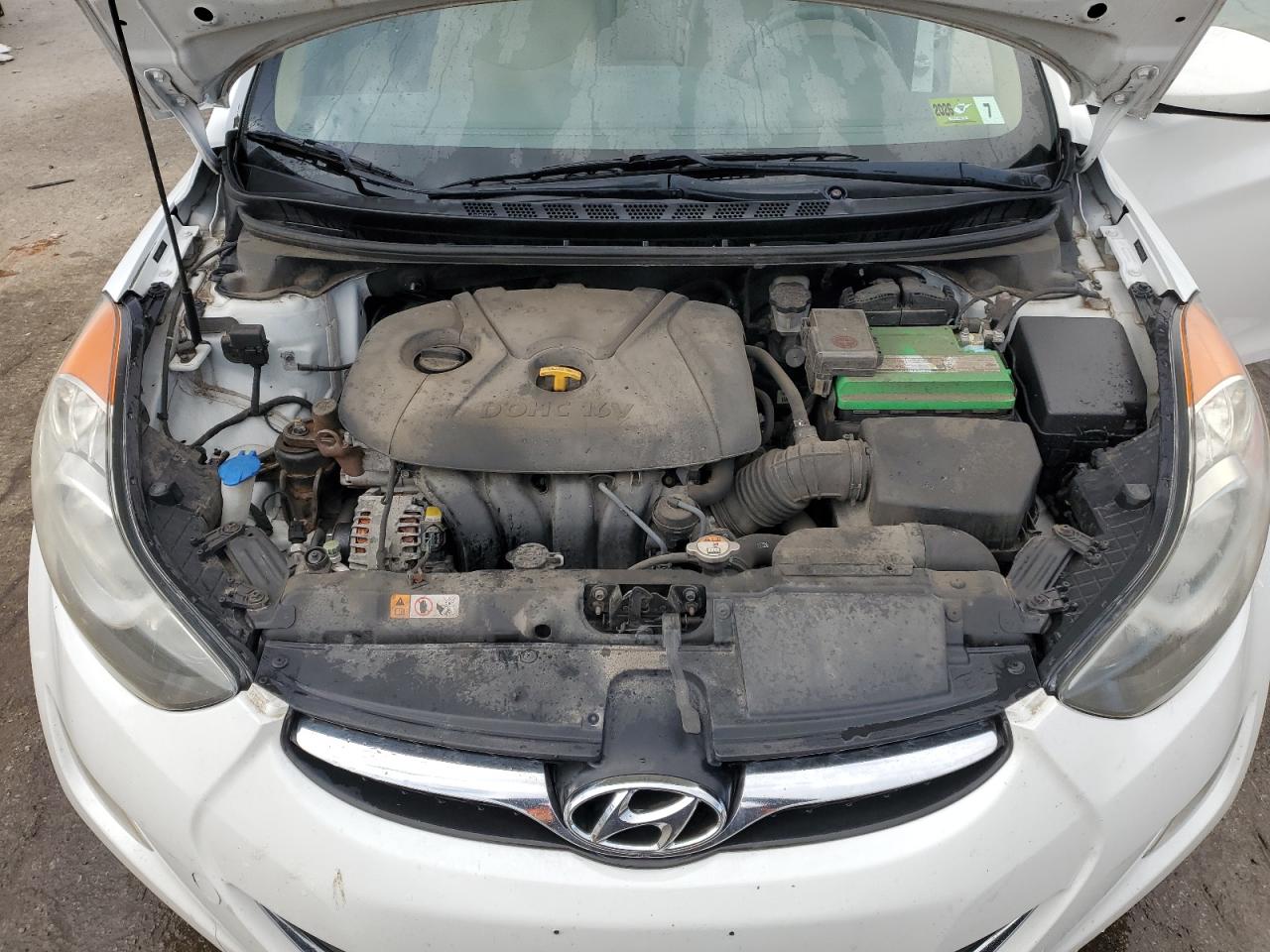 2013 Hyundai Elantra - Image 11