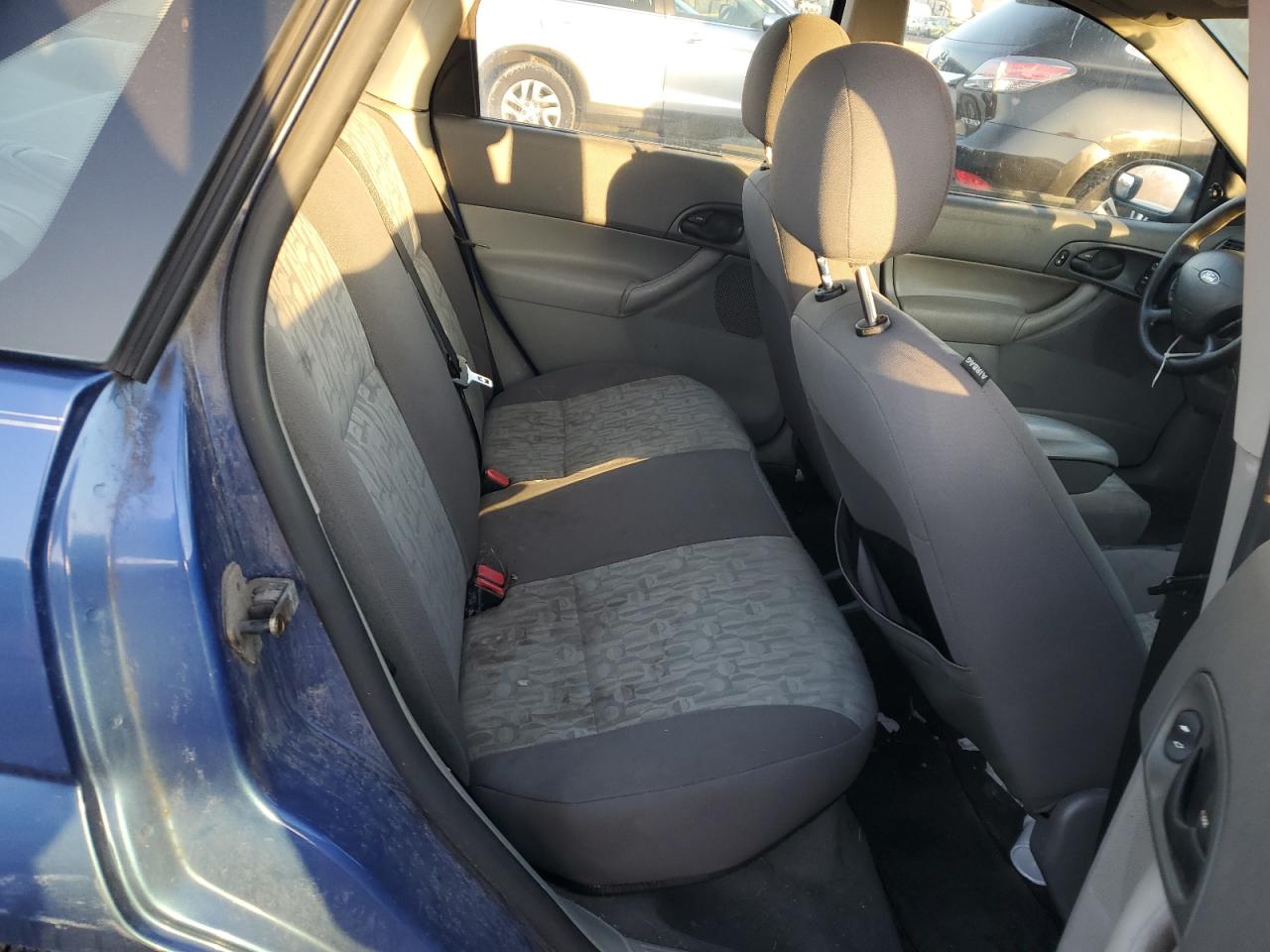 2005 Ford Focus - Image 10