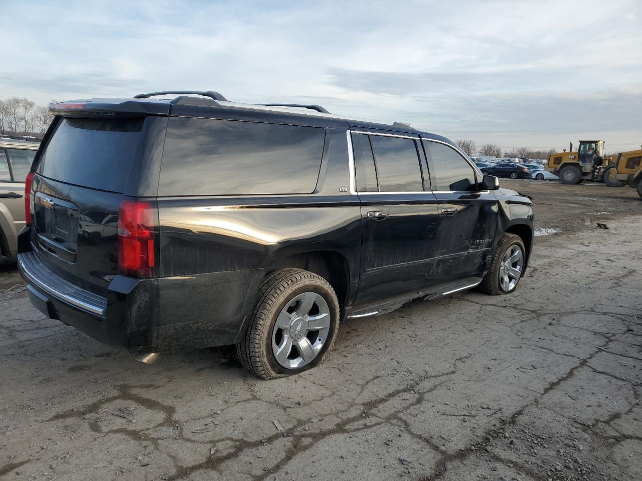 2015 Chevrolet Suburban - Image 3