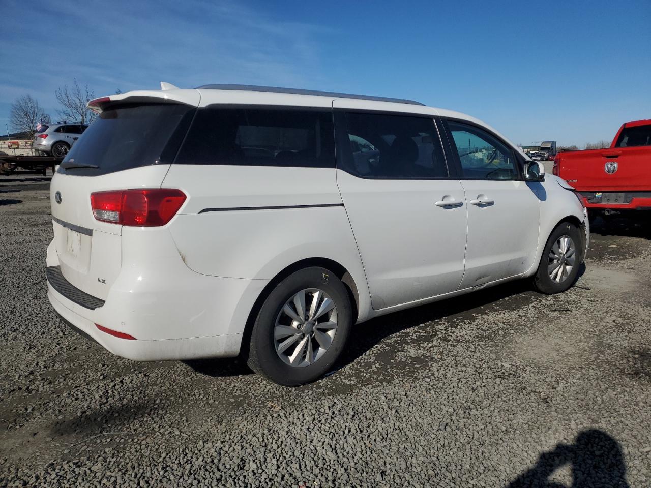 2017 Kia Sedona - Image 3