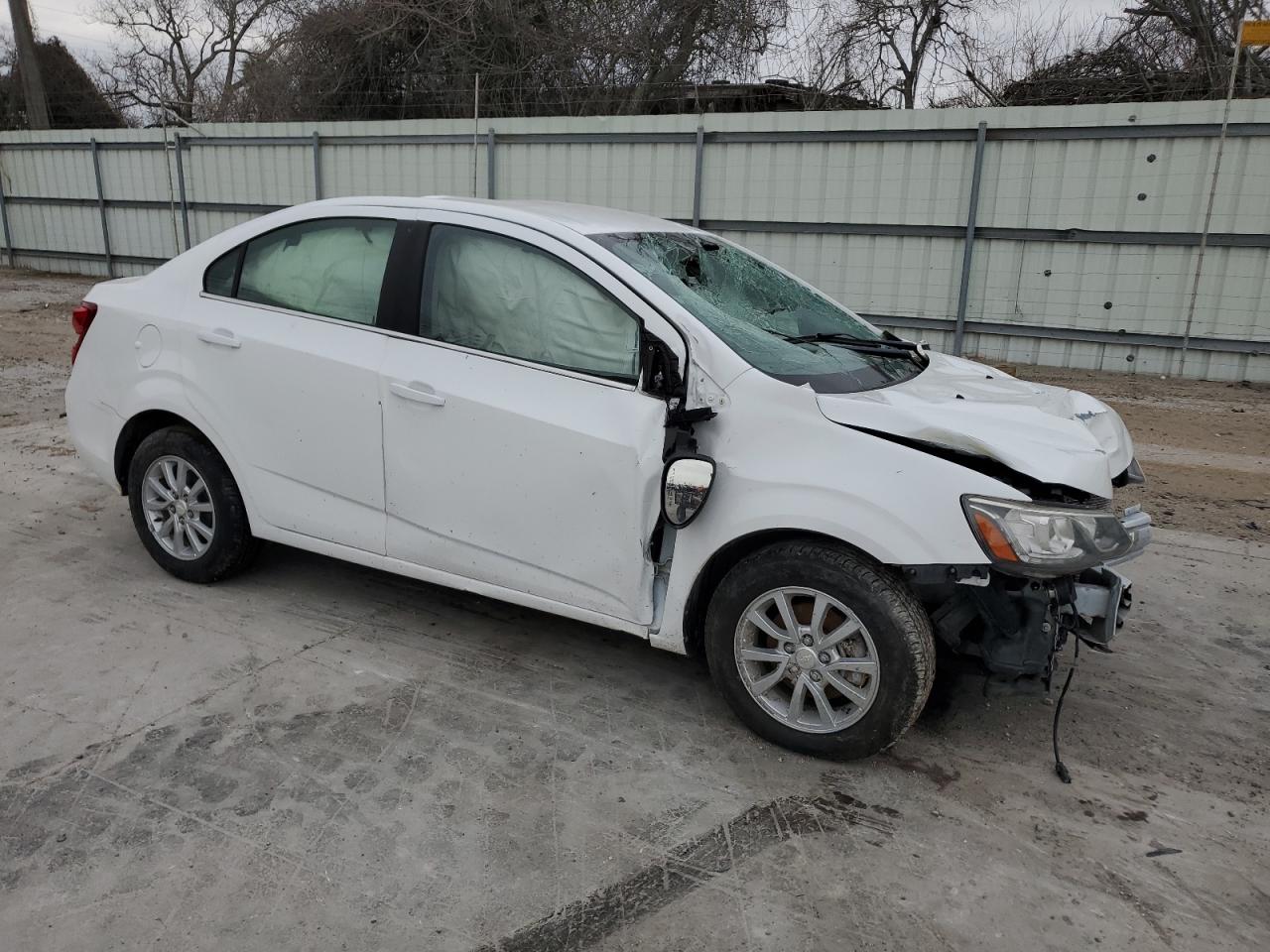 2018 Chevrolet Sonic - Image 4