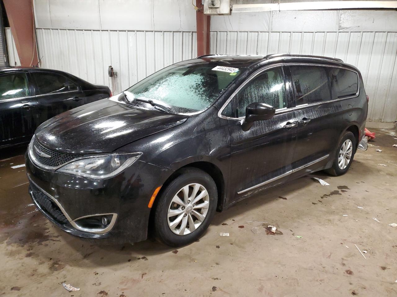 2019 Chrysler Pacifica - Image 1