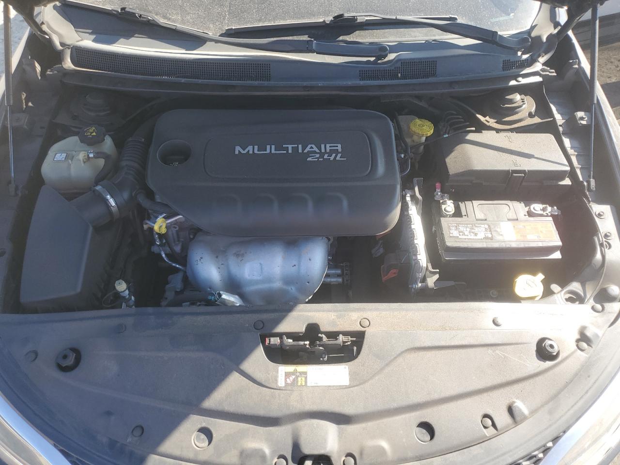 2015 Chrysler 200 - Image 11