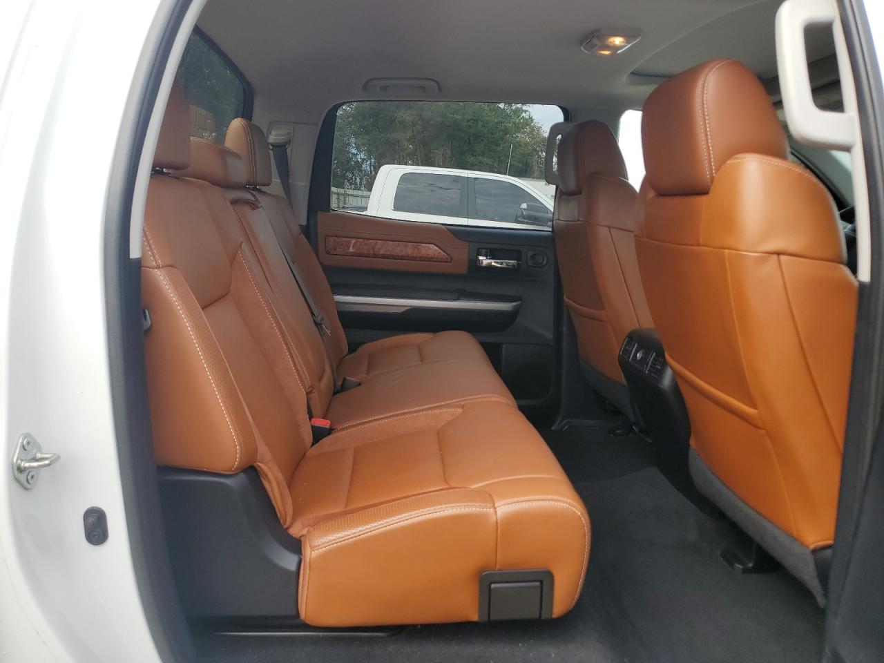 2014 Toyota Tundra - Image 10