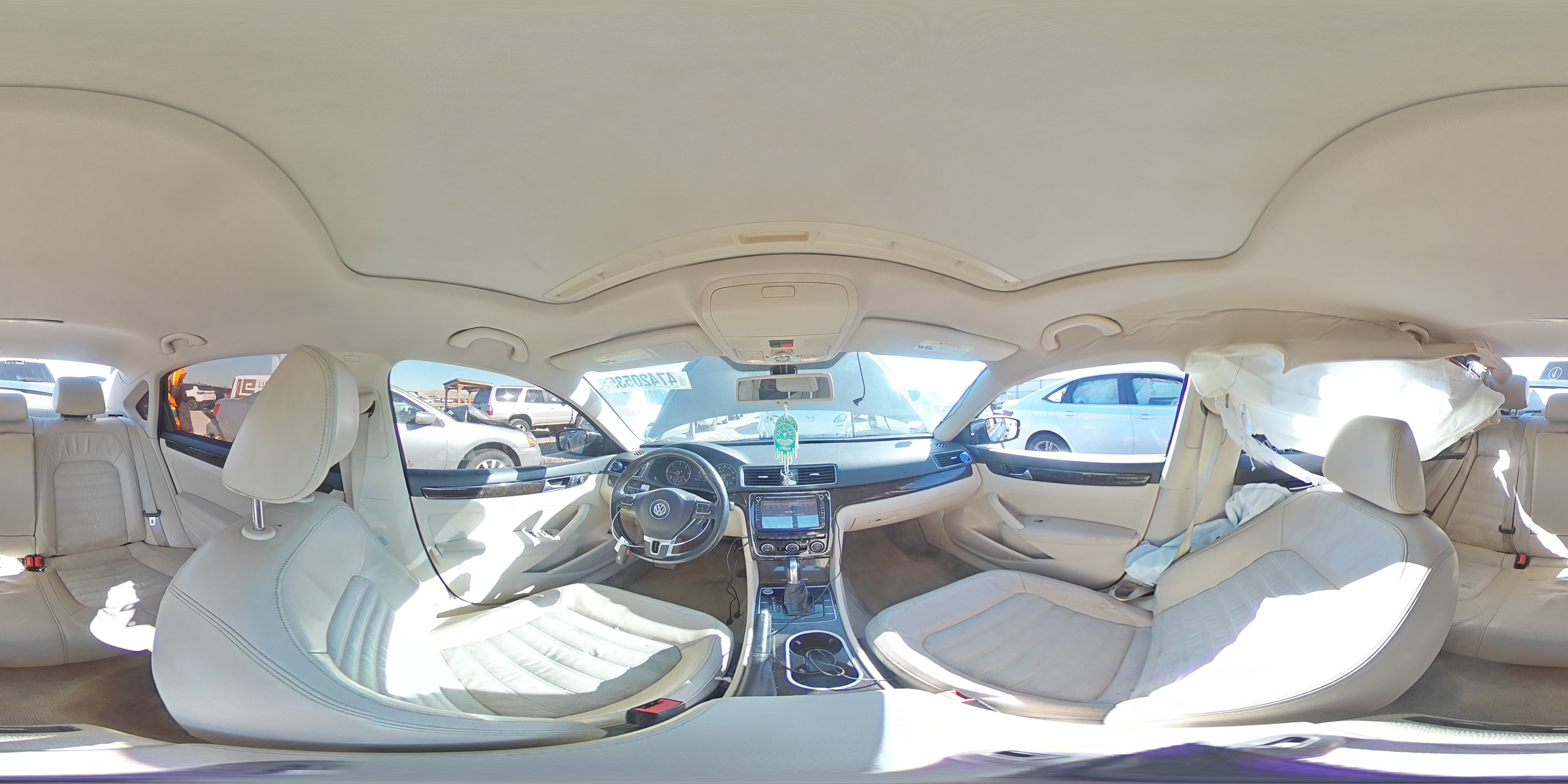 2014 Volkswagen Passat - Image 13