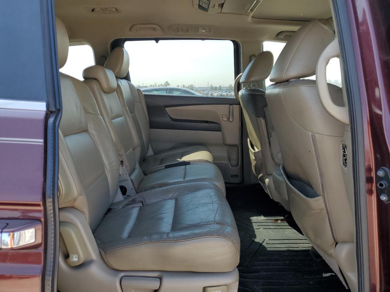 2012 Honda Odyssey - Image 11