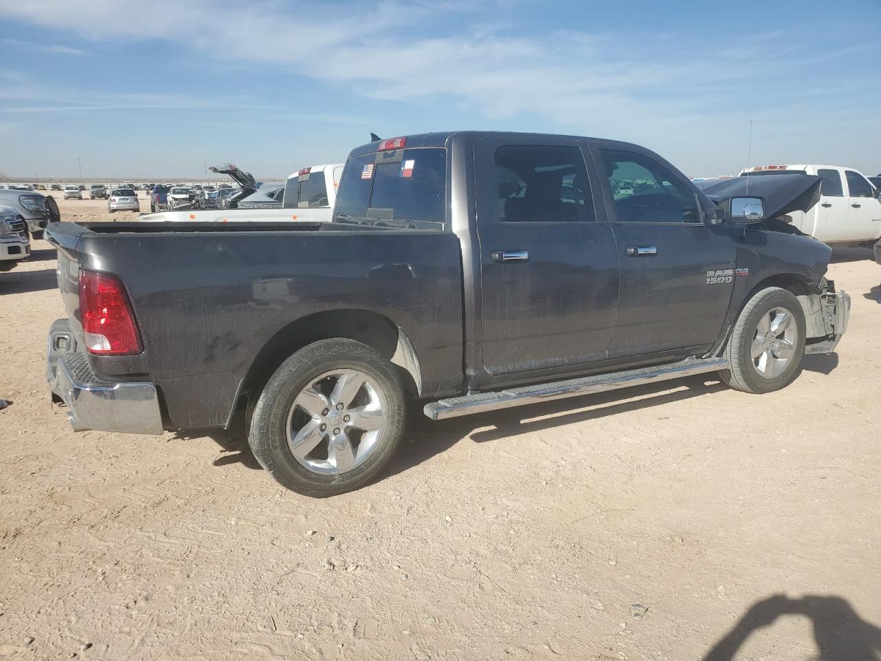 2015 RAM 1500 - Image 3
