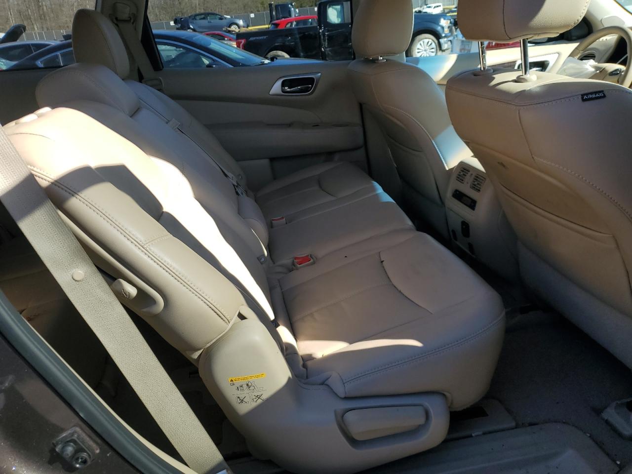 2015 Nissan Pathfinder - Image 12