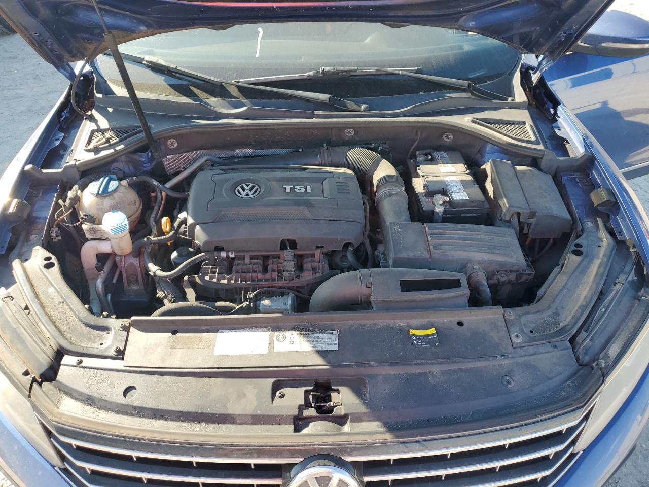 2016 Volkswagen Passat - Image 11