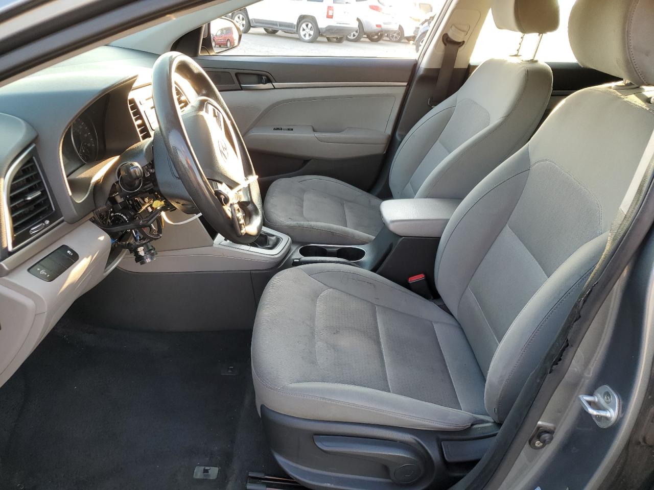 2017 Hyundai Elantra - Image 7