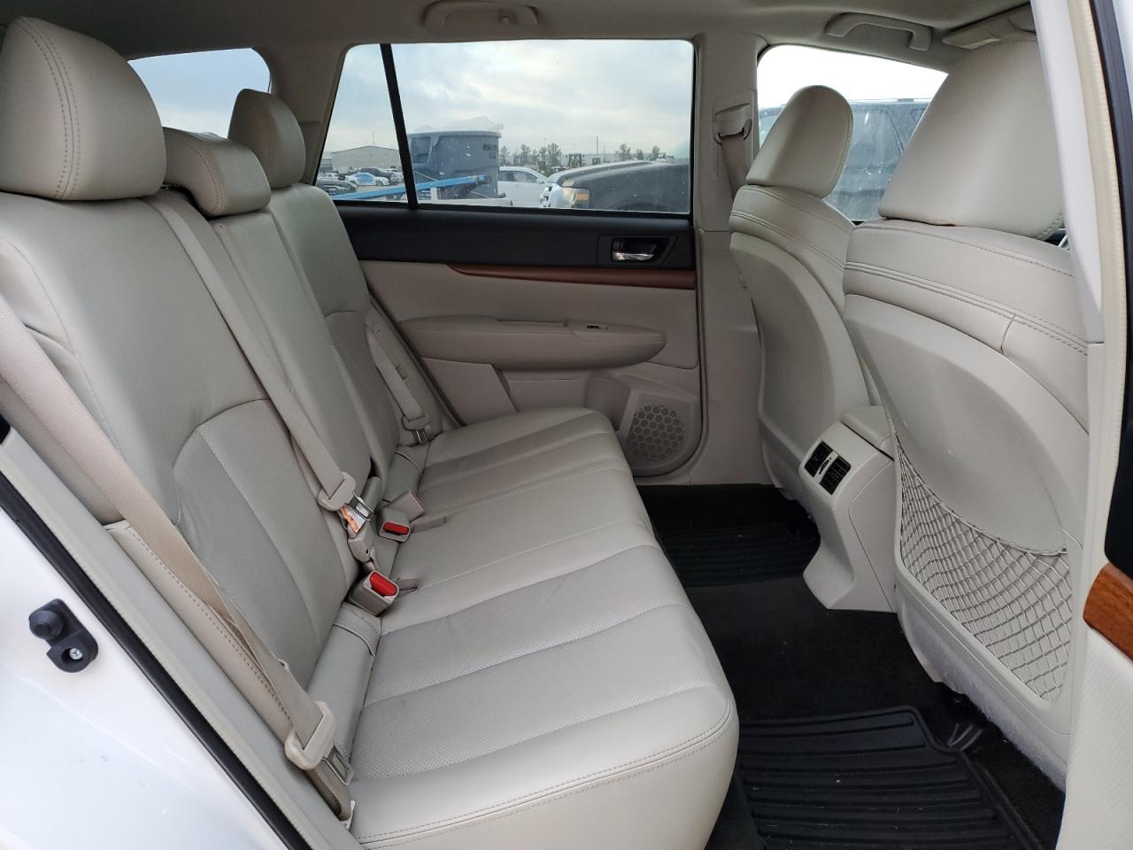 2013 Subaru Outback - Image 11