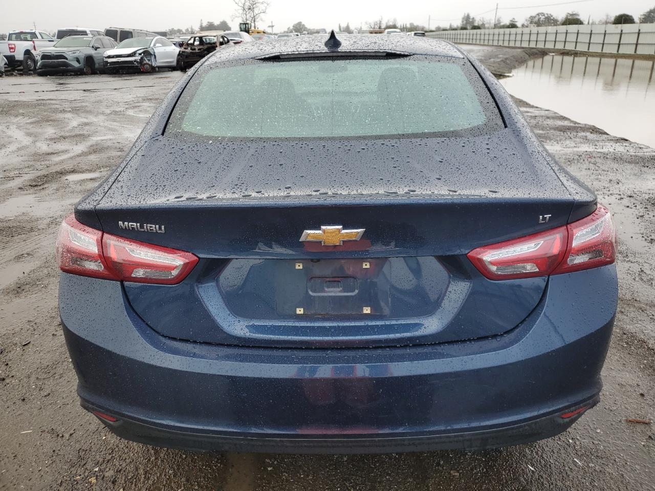 2022 Chevrolet Malibu - Image 6