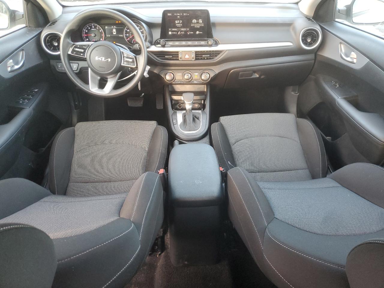 2024 Kia Forte - Image 8