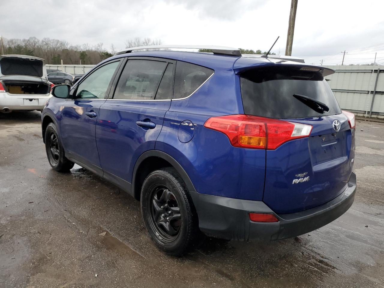 2015 Toyota RAV 4 - Image 2