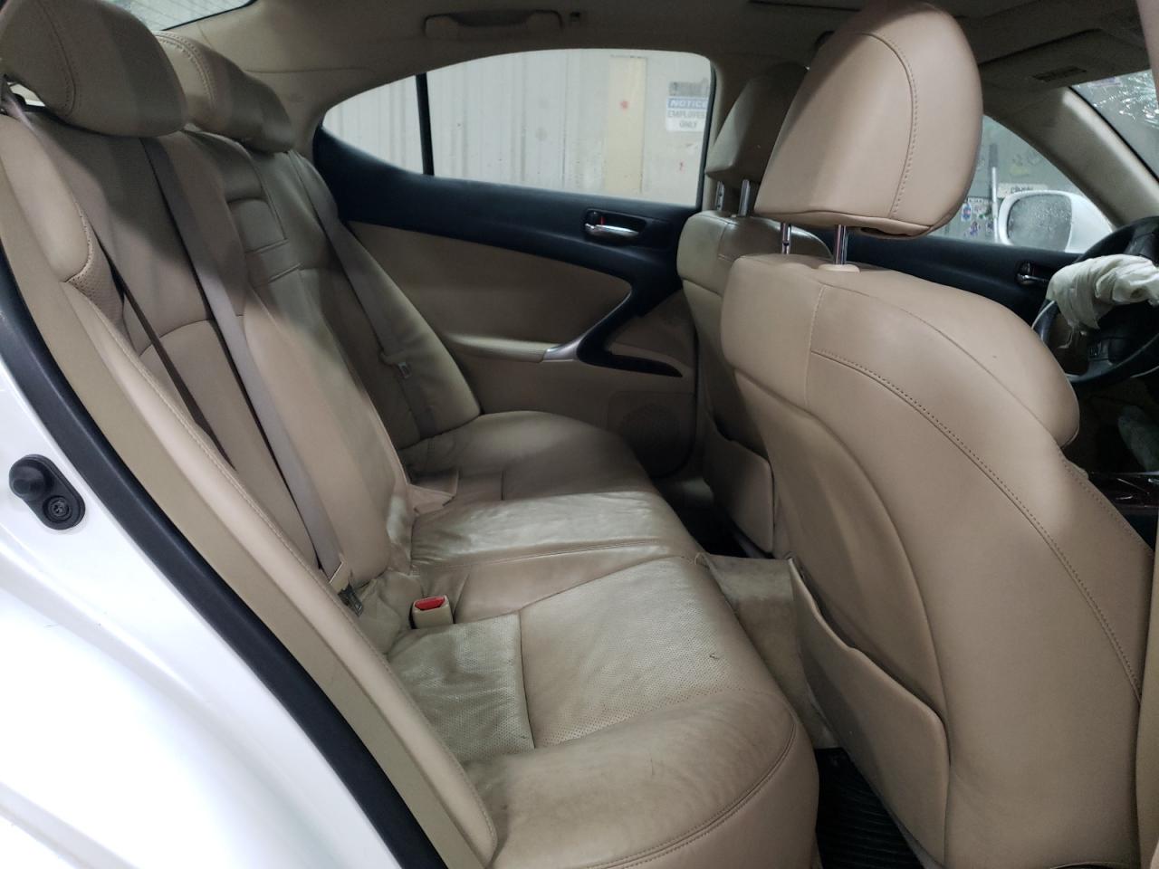 2007 Lexus IS - Image 10
