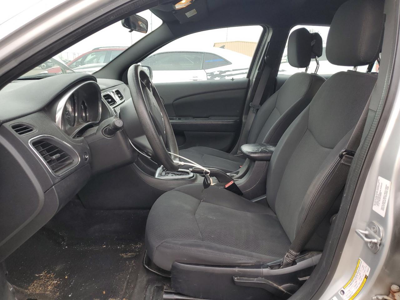 2012 Chrysler 200 - Image 7
