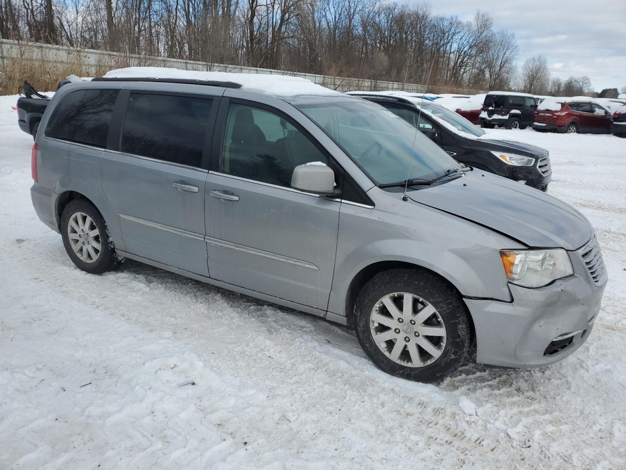 2015 Chrysler Town & Country - Image 4