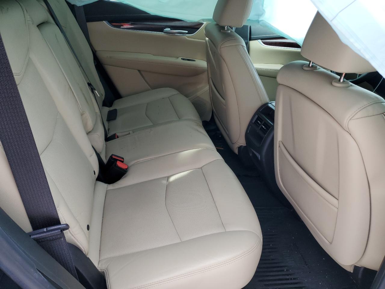 2017 Cadillac XT5 - Image 11
