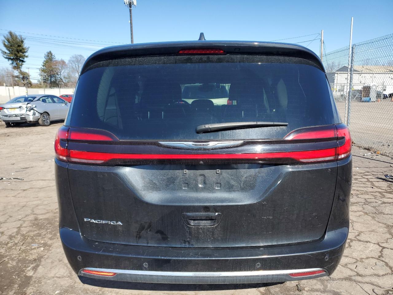 2022 Chrysler Pacifica - Image 6