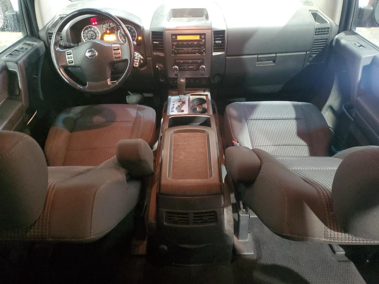 2011 Nissan Titan - Image 8