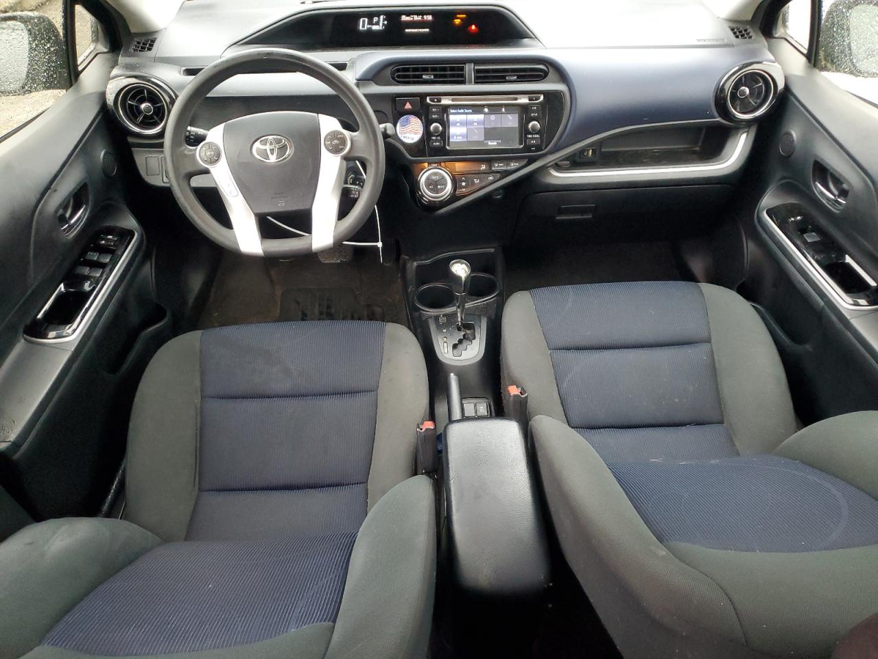 2015 Toyota Prius - Image 8