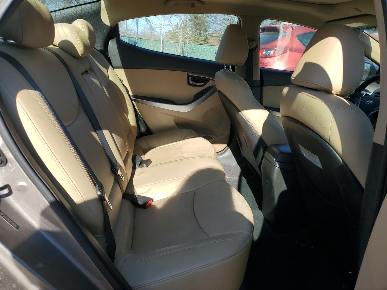 2013 Hyundai Elantra - Image 10