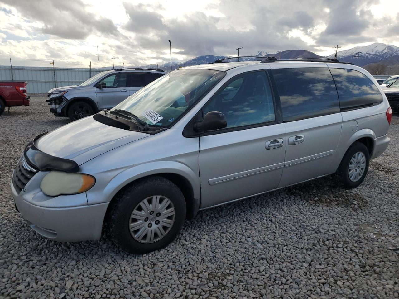 2006 Chrysler Town & Country - Image 1