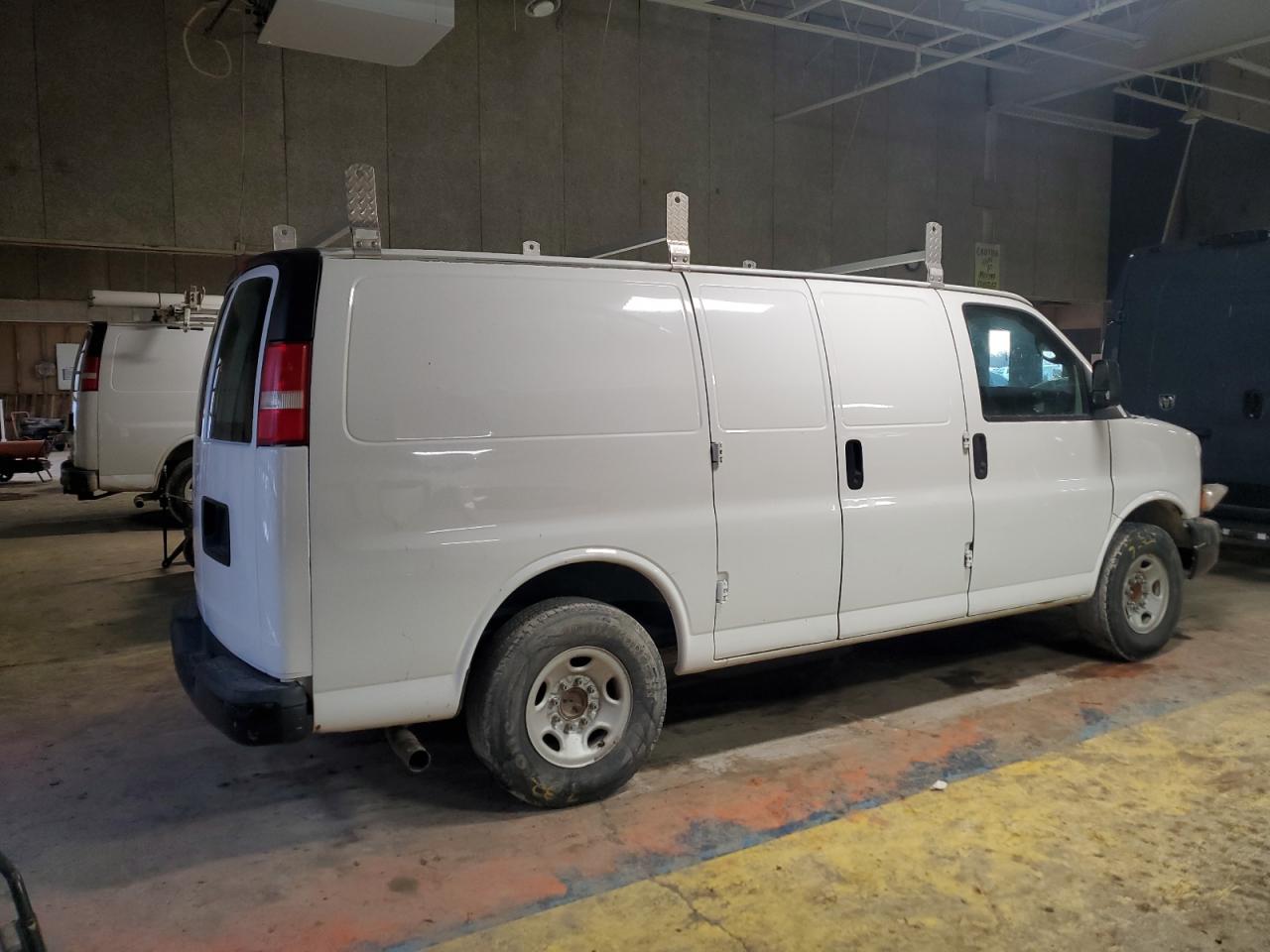 2014 Chevrolet Express - Image 3