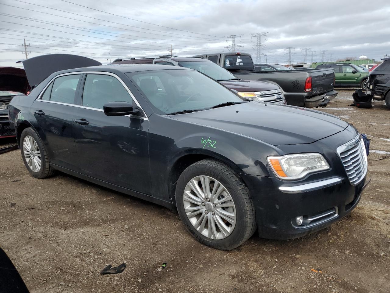 2014 Chrysler 300 - Image 4