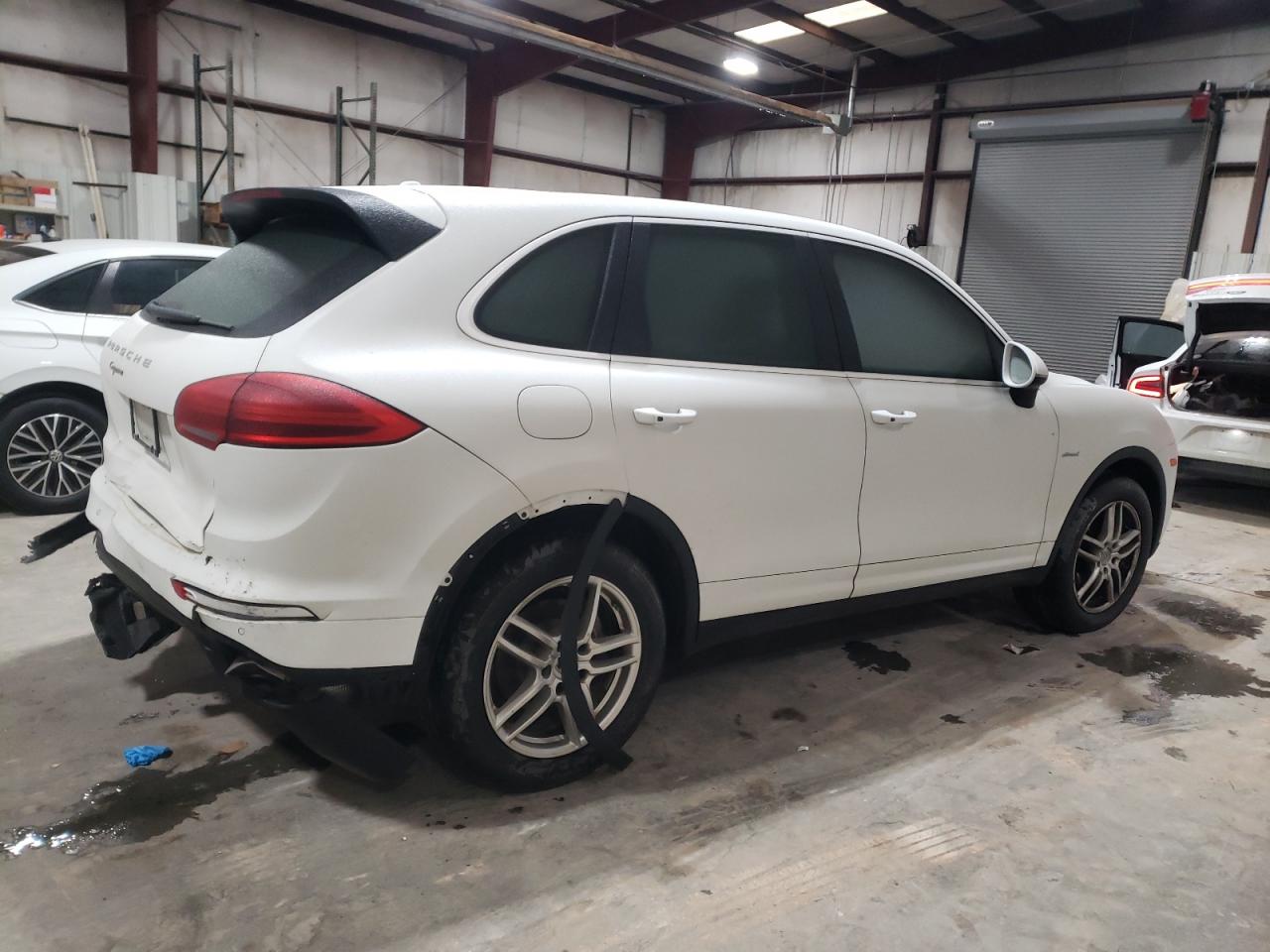 2015 Porsche Cayenne - Image 3