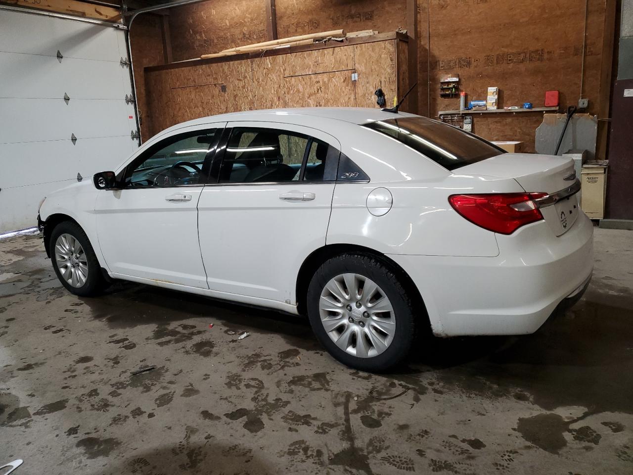 2014 Chrysler 200 - Image 2