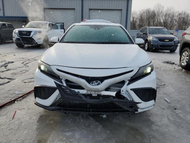  TOYOTA CAMRY 2021 Белый