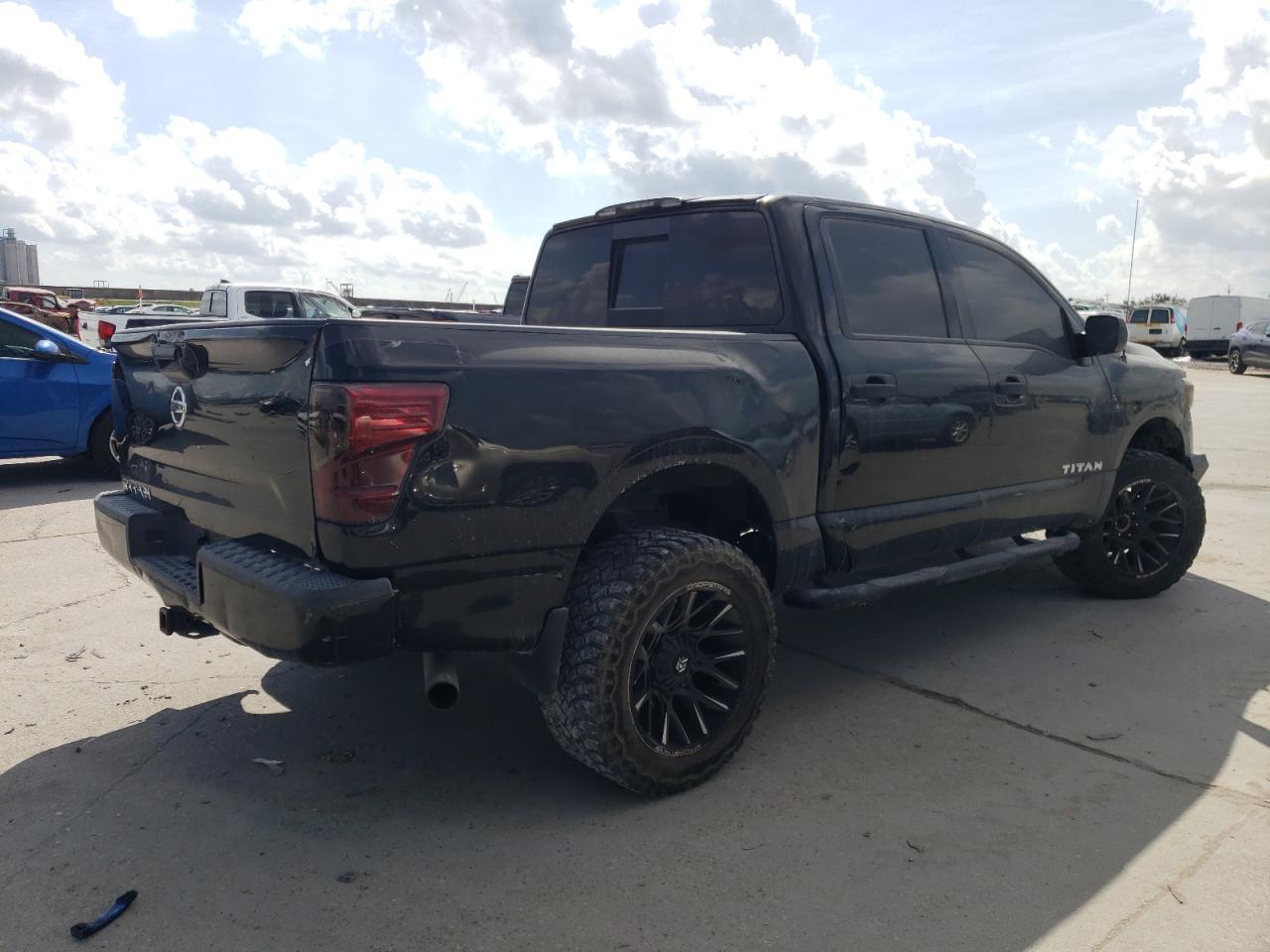 2017 Nissan Titan - Image 3
