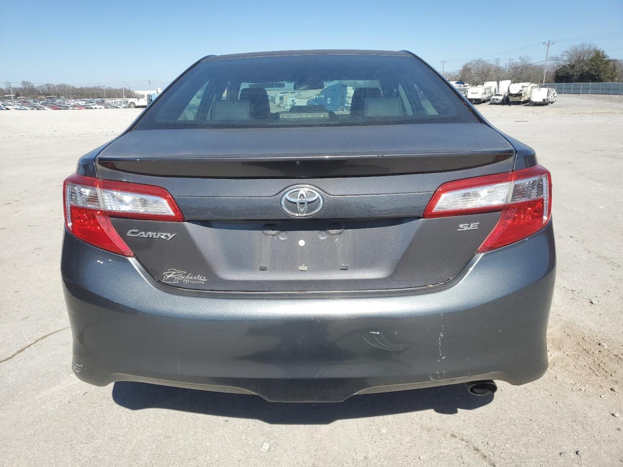 2014 Toyota Camry - Image 6