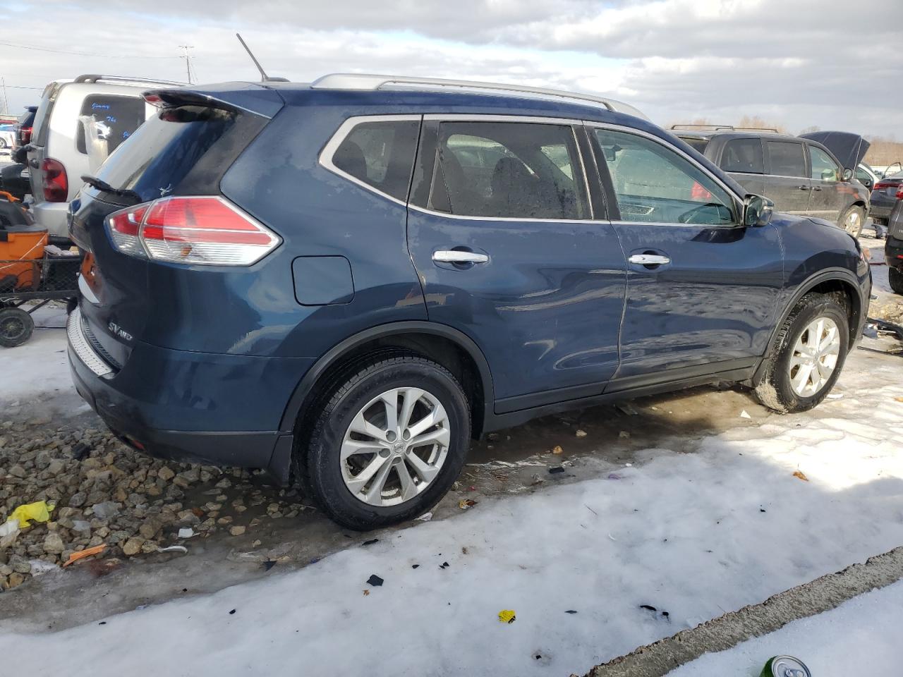 2016 Nissan Rogue - Image 3